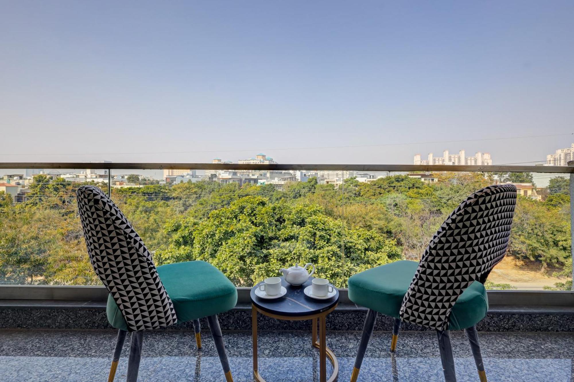 גורגאון 1Bhk Suites Opp Marriott - Huda City Centre מראה חיצוני תמונה