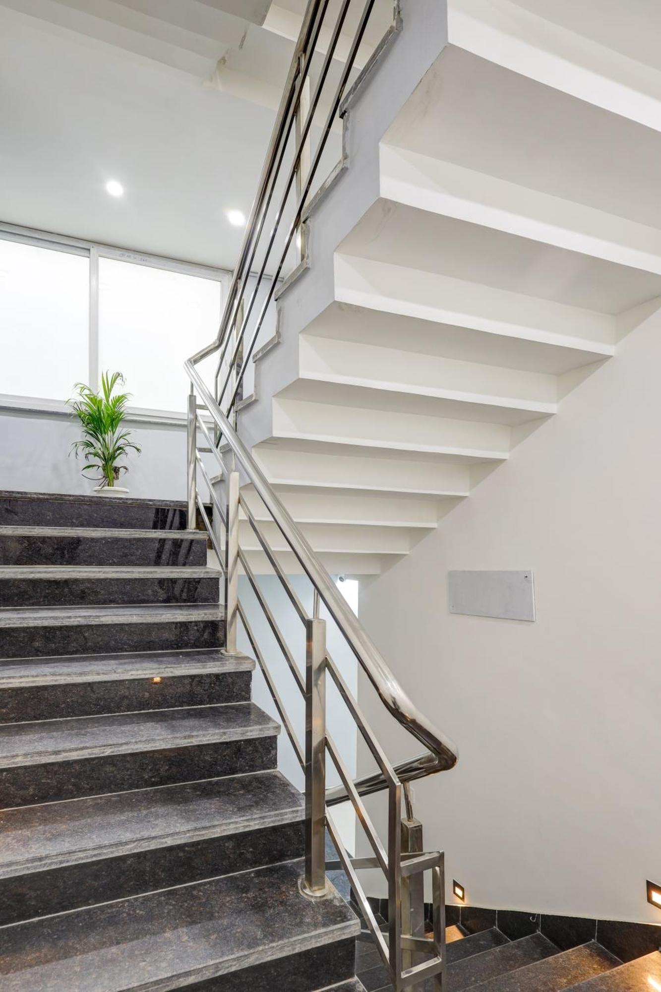 גורגאון 1Bhk Suites Opp Marriott - Huda City Centre מראה חיצוני תמונה